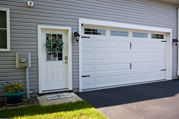 24/7 Emergency Garage Door Panel Replacement experts in Mount Vernon, OH
